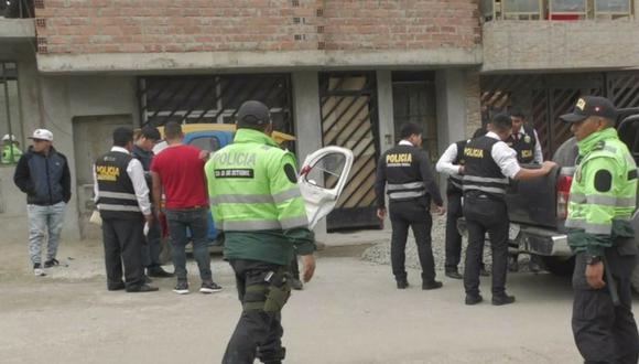 El cuerpo de Miguel Ángel Ayala Alcalá (24) fue encontrado en el frontis de una casa del asentamiento humano 10 de Octubre. (Foto: Difusión PNP)