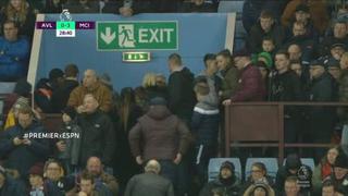 YouTube: Hinchas de Aston Villa abandonan estadio en el minuto 29 por el 3-0 en contra [VIDEO]