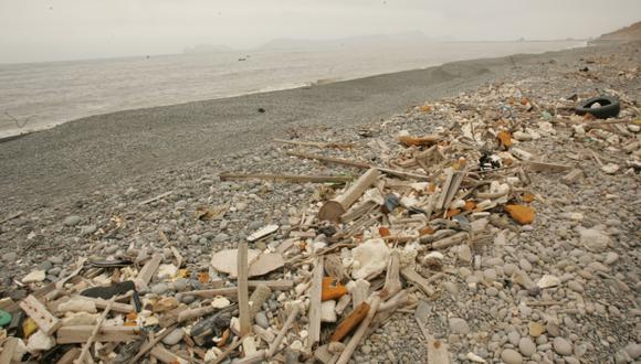 Piden recuperar playas. (Perú21)