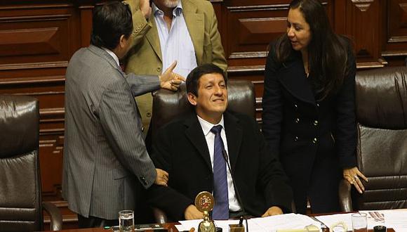 El desempeño del Congreso bajo la batuta de Víctor Isla ha sido más que discreto (Martín Pauca)