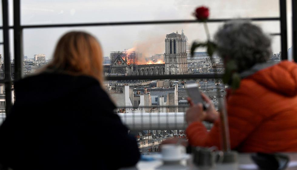 La catedral de Notre Dame, icono de París y exponente máximo del arte gótico, sufrió un devastador incendio que acabó con parte de su estructura. (EFE)<br><br>