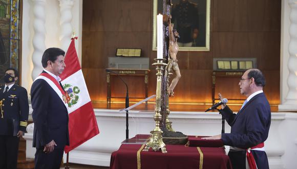 César Landa juró al cargo de canciller por segunda vez en el gobierno de Pedro Castillo. (Foto: Presidencia de la República)