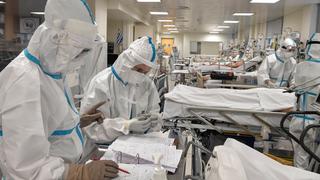 España: Casi 70 médicos de UCI se contagiaron de COVID-19 en celebración por Navidad