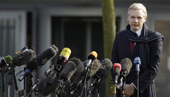 ¿A SALVO? Assange sigue en la Embajada de Ecuador en Londres a la espera de una respuesta oficial. (AP)