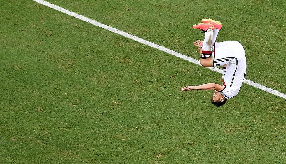 Miroslav Klose alcanzo el record de 15 tantos en los mundiales de fútbol. (AFP)
