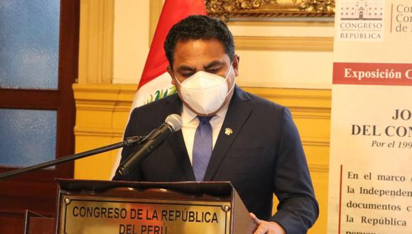 En abril pasado, el legislador indicó que fue dado de alta tras ser diagnosticado de COVID-19. (Foto: Arón Espinoza / Facebook)