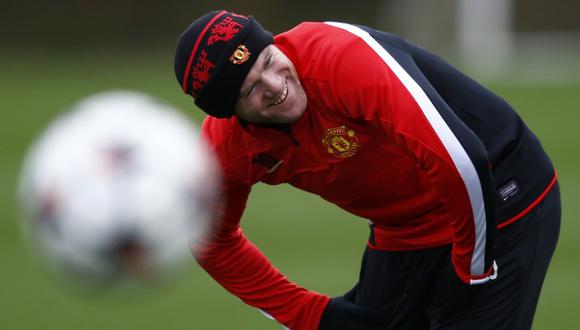 QUIERE VER TODO GOL. Rooney será titular y viene motivado por renovar con el United. (Reuters)