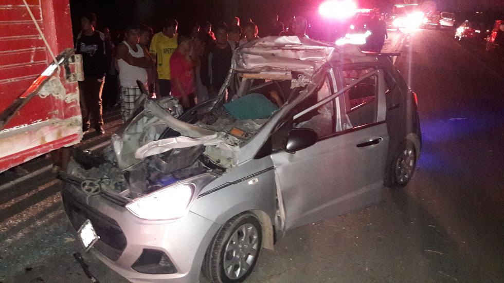 Una niña de 3 años y sus abuelos fallecieron al chocar el auto en el que viajaban con la parte posterior de un auto en Lambayeque.