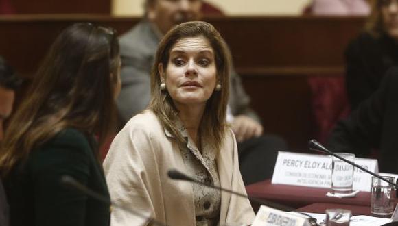 Mercedes Aráoz critica a la oposición que busca interpelar a la ministra de Educación, en medio de la huelga magisterial.