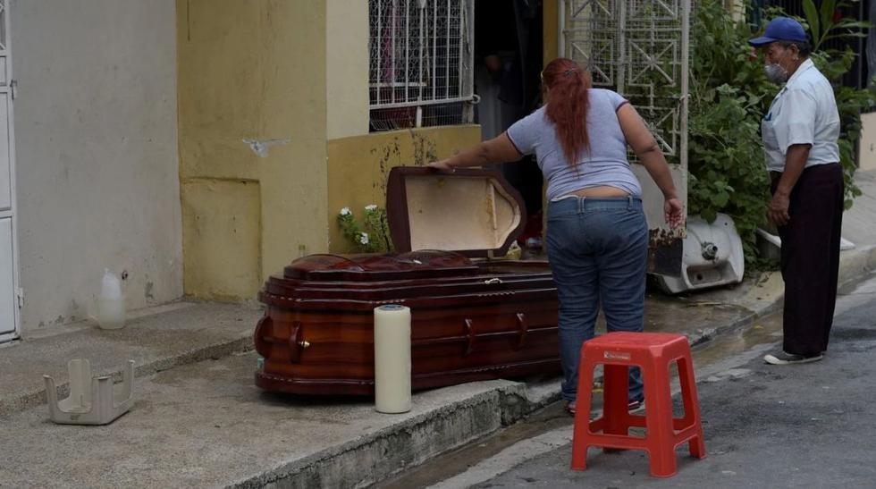 Guayaquil, el Wuhan de Latinoamérica: Siguen retirándose cadáveres, ya van 150. (Reuters)