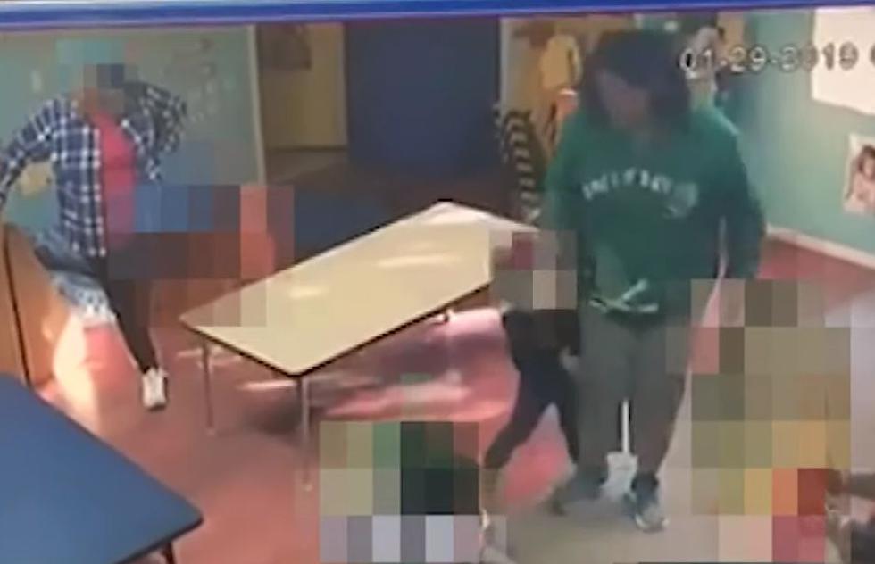 Florida: Maltrataba a niños en una guardería pero cámaras de seguridad la delataron. (YouTube/10News WTSP)