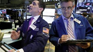 Wall Street cierra con pérdidas tras complicada situación sociopolítica en EE.UU.