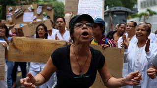 Enfermeros en Venezuela cumplen quinto día de paro presencial