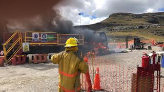Comuneros incendian maquinaria de la minera Yanacocha