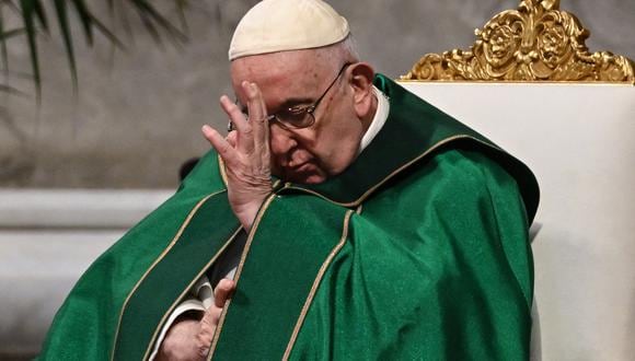 El Papa Francisco preside una misa el domingo de la Palabra de Dios, el 22 de enero de 2023 en la basílica de San Pedro en el Vaticano y pide por la paz en Perú. (AFP)