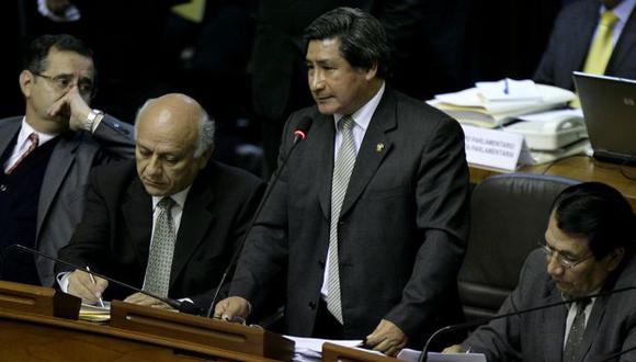 EN PROBLEMAS. Su colega Heriberto Benítez pidió que la Comisión de Ética tome cartas en el asunto. (Perú21)