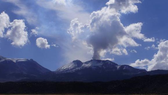 Volcán Sabancaya emana cenizas tóxicas. (Perú21)