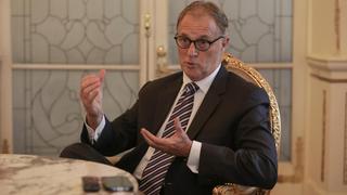 Jorge Muñoz advierte que presidente Pedro Castillo podría pedir “asilo político” 