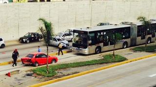 Metropolitano: Choque de dos vehículos interrumpió servicio