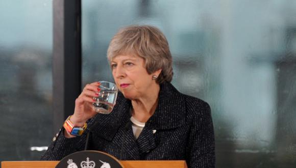 Theresa May prometerá una nueva votación del Brexit para que diputados tengan garantías sobre "el calendario" y "claridad" sobre el rumbo del diálogo con Bruselas. (Foto: EFE)