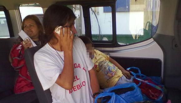 Madre y su hijo de 8 años abandonaron La Parada tras exhortación de autoridades. (Difusión)