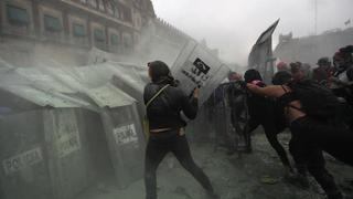 Violencia durante la marcha de mujeres en México dejó más de 80 personas heridas