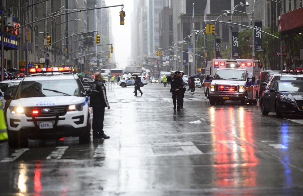Helicóptero se estrella contra un rascacielos en Manhattan y deja un muerto (AFP)