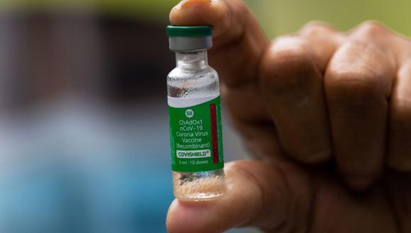 Varios países suspendieron esta semana la aplicación del fármaco de AstraZeneca por temor a la formación de coágulos de sangre. (Foto referencial: AFP)