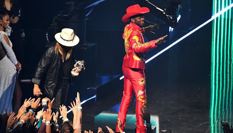 Lil Nas X ganó la categoría “Mejor canción del año” de los MTV VMA 2019 y bromeó con duración de su discurso. (Foto: AFP)