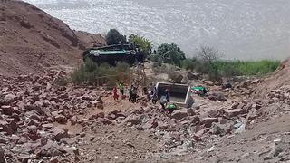 Mueren 4 turistas tras caída de miniván a un abismo en ruta Cusco-Quillabamba