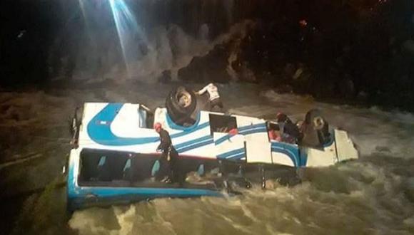 El bus cayó al río Inambari cuando se dirigía al distrito de Putina Punco desde Juliaca. (Foto: Andina)