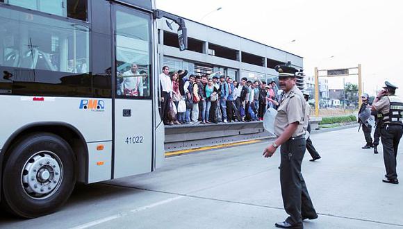 Metropolitano tiene que presentar mejoras ante aumento de pasajeros.