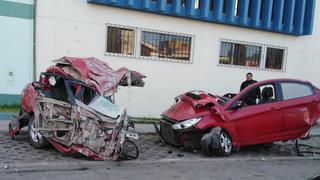 Auto quedó partido en dos tras brutal accidente en Arequipa | VIDEO