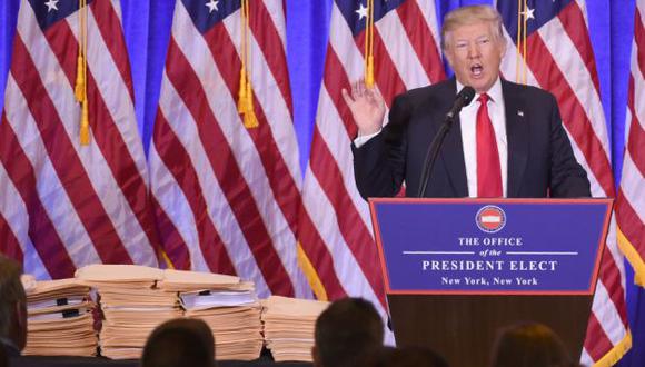 Donald Trump arremetió contra medios de prensa durante conferencia. (AFP)
