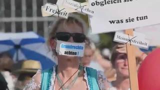 Cerca de 8.000 personas protestan en Múnich contra las restricciones por la COVID-19