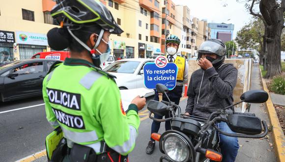 La  Municipalidad de Lima y la Policía ejecutaron a motociclistas que invadieron la ciclovía de la Av. Pershing. (Foto: MML)