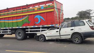 Piura: Tres personas mueren en violento choque entre camioneta y camión