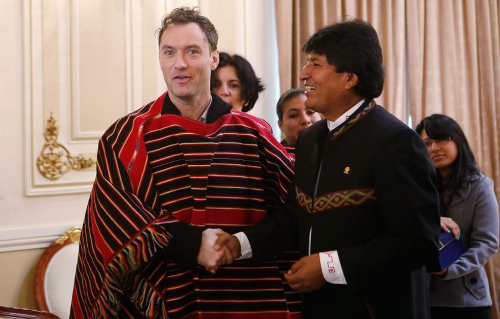 Evo Morales recibió hoy al actor Jude Law. (AP)