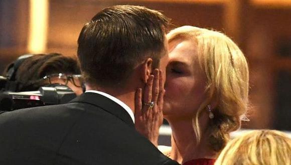 Nicole Kidman besó a su co-estrella de Big Little Lies mientras su esposo estaba a su costado (Getty Images)