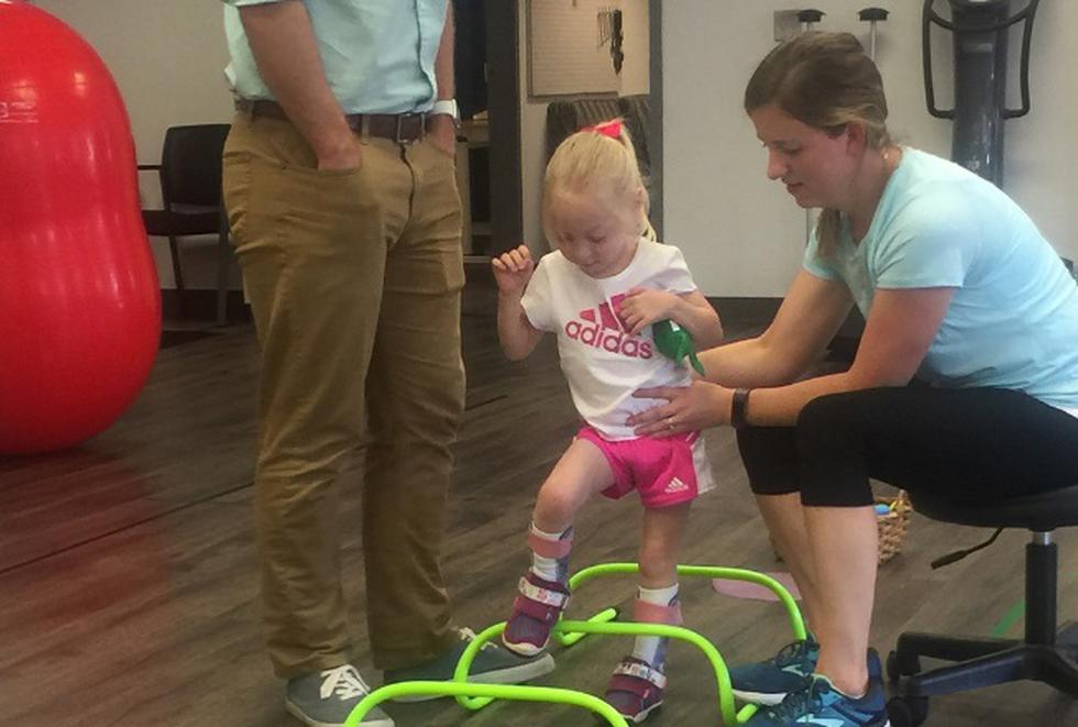 Estoy caminando!: los primeros pasos de una niña de 4 años con parálisis  cerebral - CNN Video