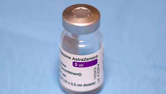Con el arribo de las vacunas de AstraZeneca, ya son tres los laboratorios (fizer y Coronavac) que llegaron con dosis a Uruguay. (Foto: LOIC VENANCE / AFP)