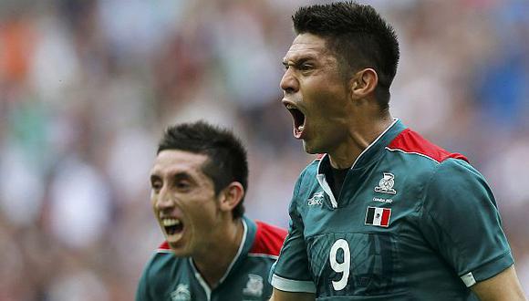 Oribe Peralta marcó los dos goles mexicanos. (Reuters)
