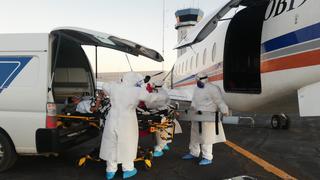 Ambulancia aérea trae a Lima a cuatro médicos afectados por Covid-19 en Puno