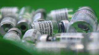 Sinovac y Pfizer no serían efectivas contra ómicron, según estudio chino