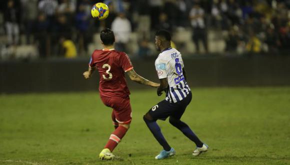 Carlos Ascues le dio la victoria a Alianza Lima sobre Universitario en septiembre del 2017. (Foto: USI)