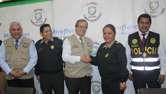 El Alcalde de Miraflores, Luis Molina, anunció alianza con la Policía Nacional.