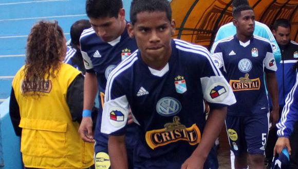 Futbolista Yair Clavijo falleció a los 18 años durante un partido en el Cusco. (AFP)
