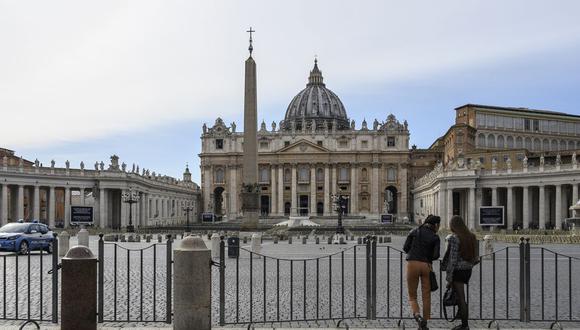 La basílica y la plaza de San Pedro estarán cerradas al público hasta el 3 de abril para intentar frenar la propagación del coronavirus , detalló el Vaticano en un comunicado. (AFP)