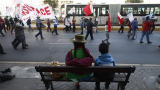 Metropolitano y Corredor Morado desvían su recorrido ante manifestaciones en el Centro de Lima