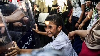 Turquía: Este niño refleja el drama de los refugiados sirios en la frontera con Grecia [Fotos]